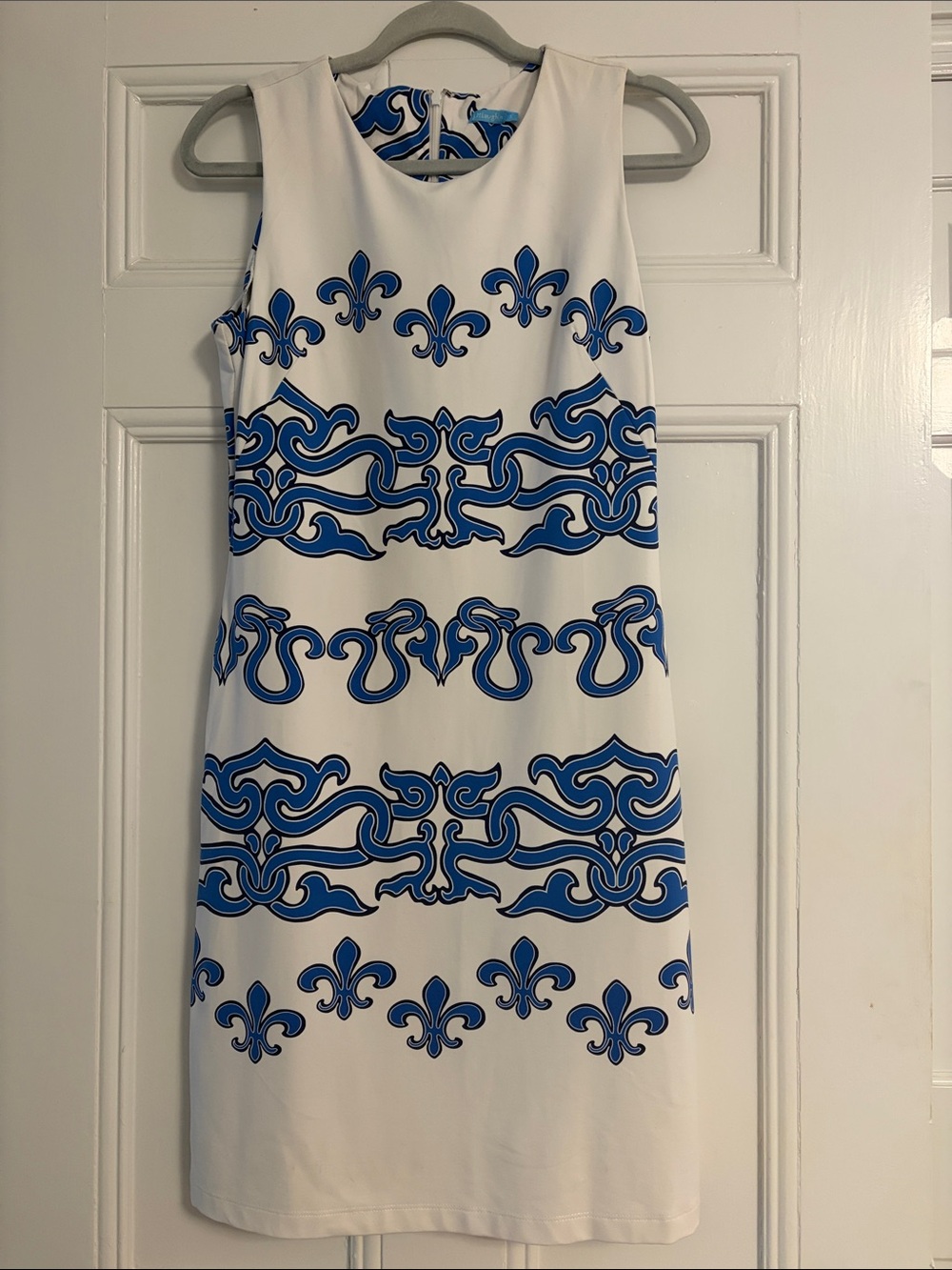 Sleeveless White Midi Dress with Blue Graphic Motif